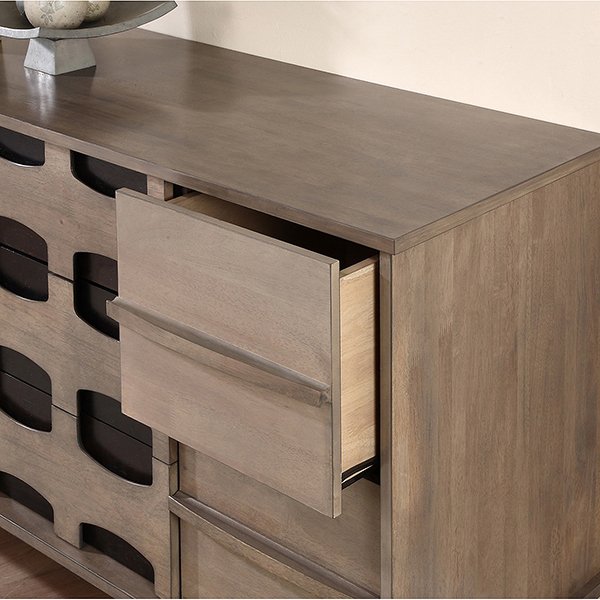 7-drawer Dresser