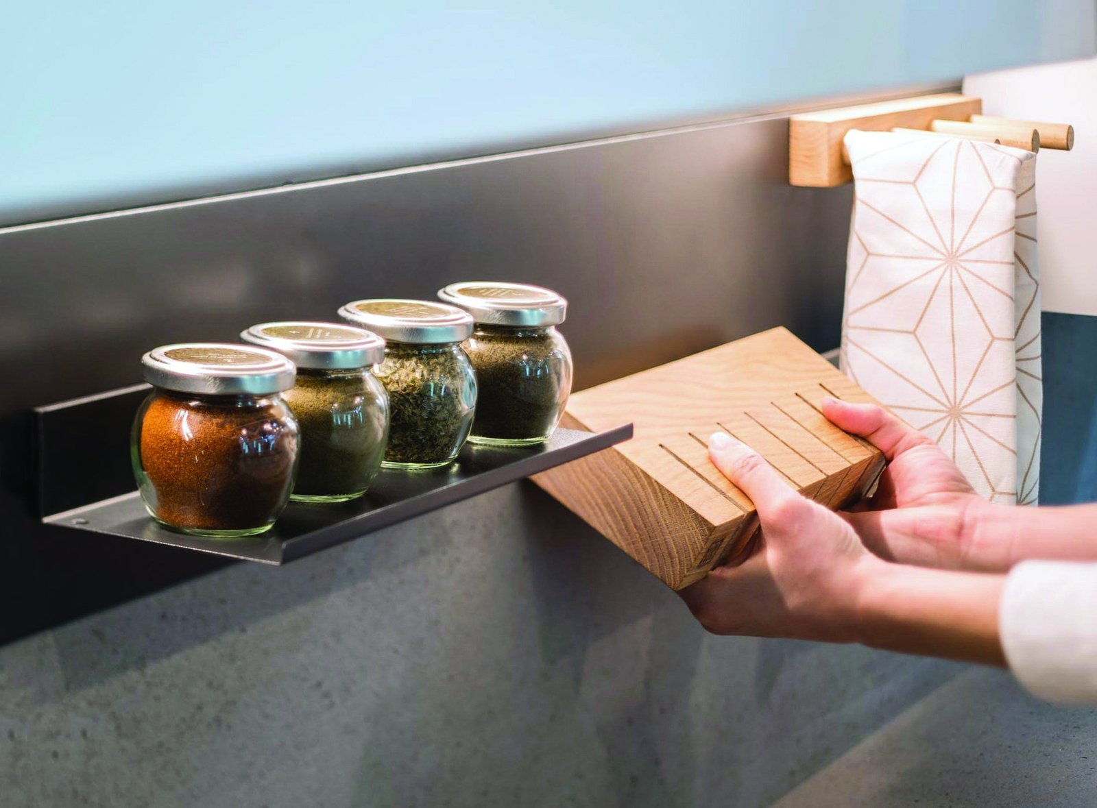 Magnetic Knife Holder - Image 10